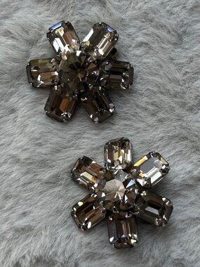 VINTAGE WEISS Smokey Grey Rhinestone Clip-on Earrings